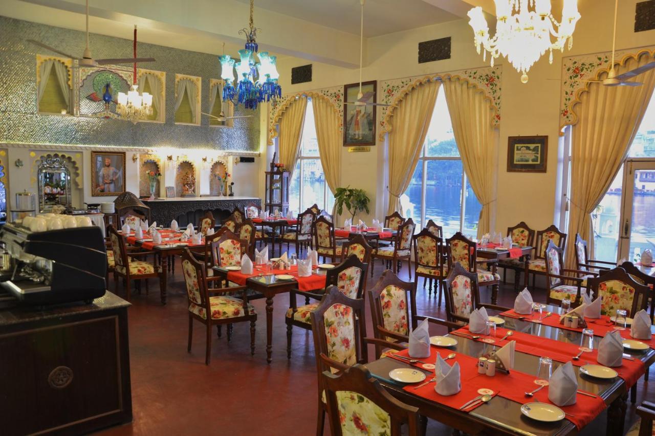 Lake Pichola Hotel Udaipur Ngoại thất bức ảnh