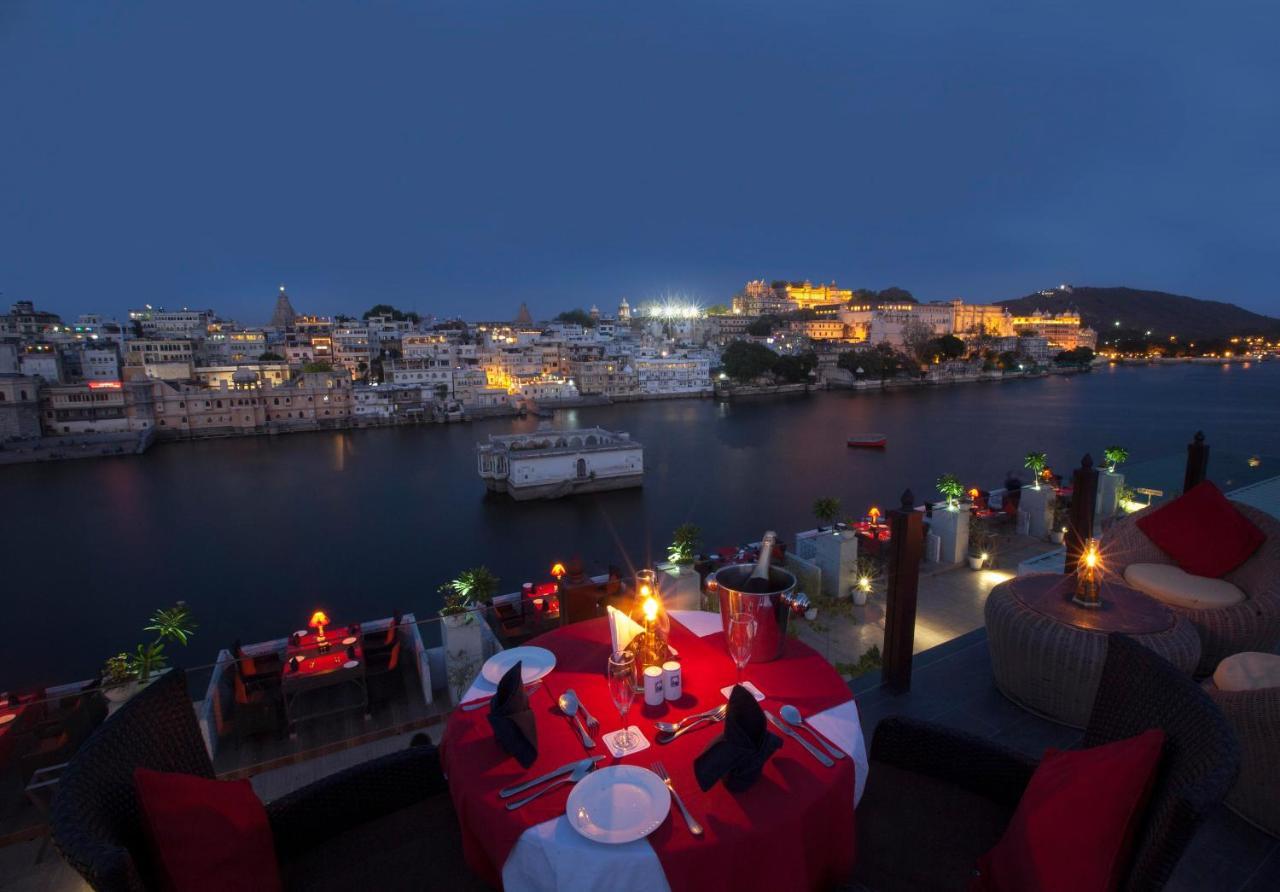 Lake Pichola Hotel Udaipur Ngoại thất bức ảnh