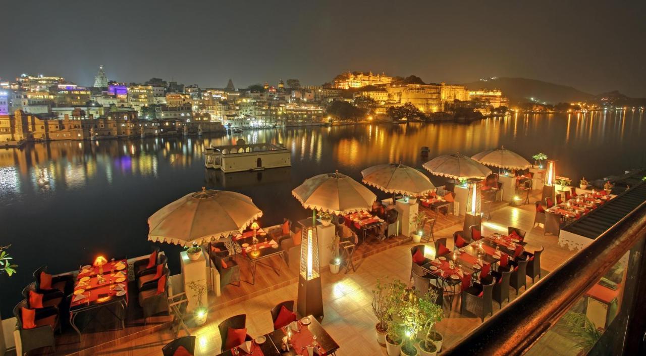 Lake Pichola Hotel Udaipur Ngoại thất bức ảnh