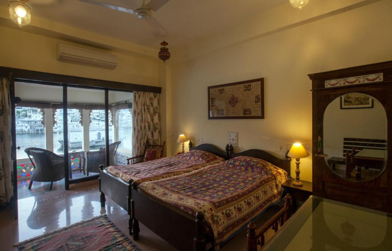 Lake Pichola Hotel Udaipur Ngoại thất bức ảnh
