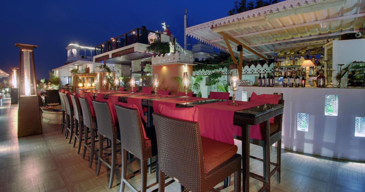 Lake Pichola Hotel Udaipur Ngoại thất bức ảnh