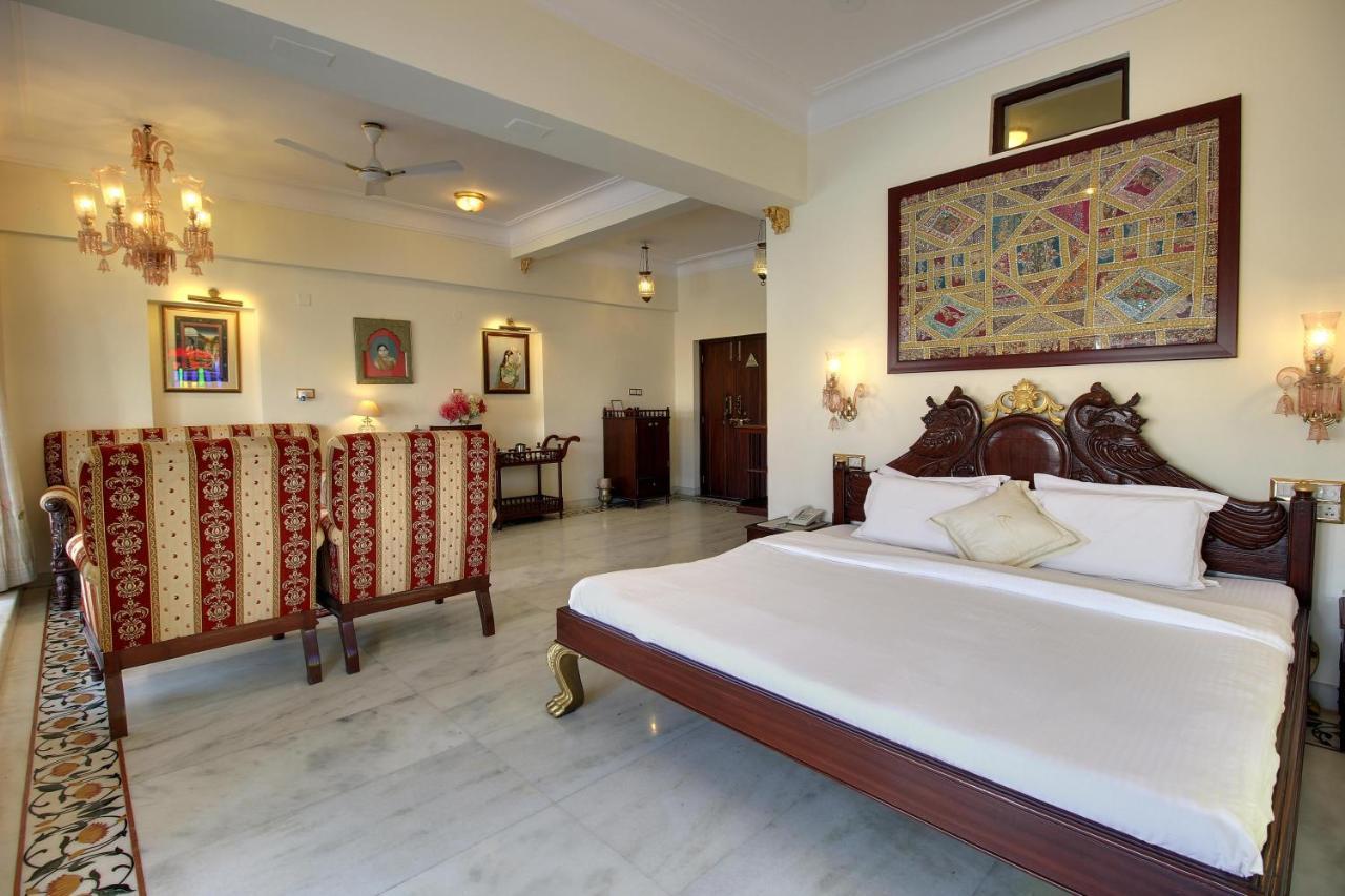 Lake Pichola Hotel Udaipur Ngoại thất bức ảnh