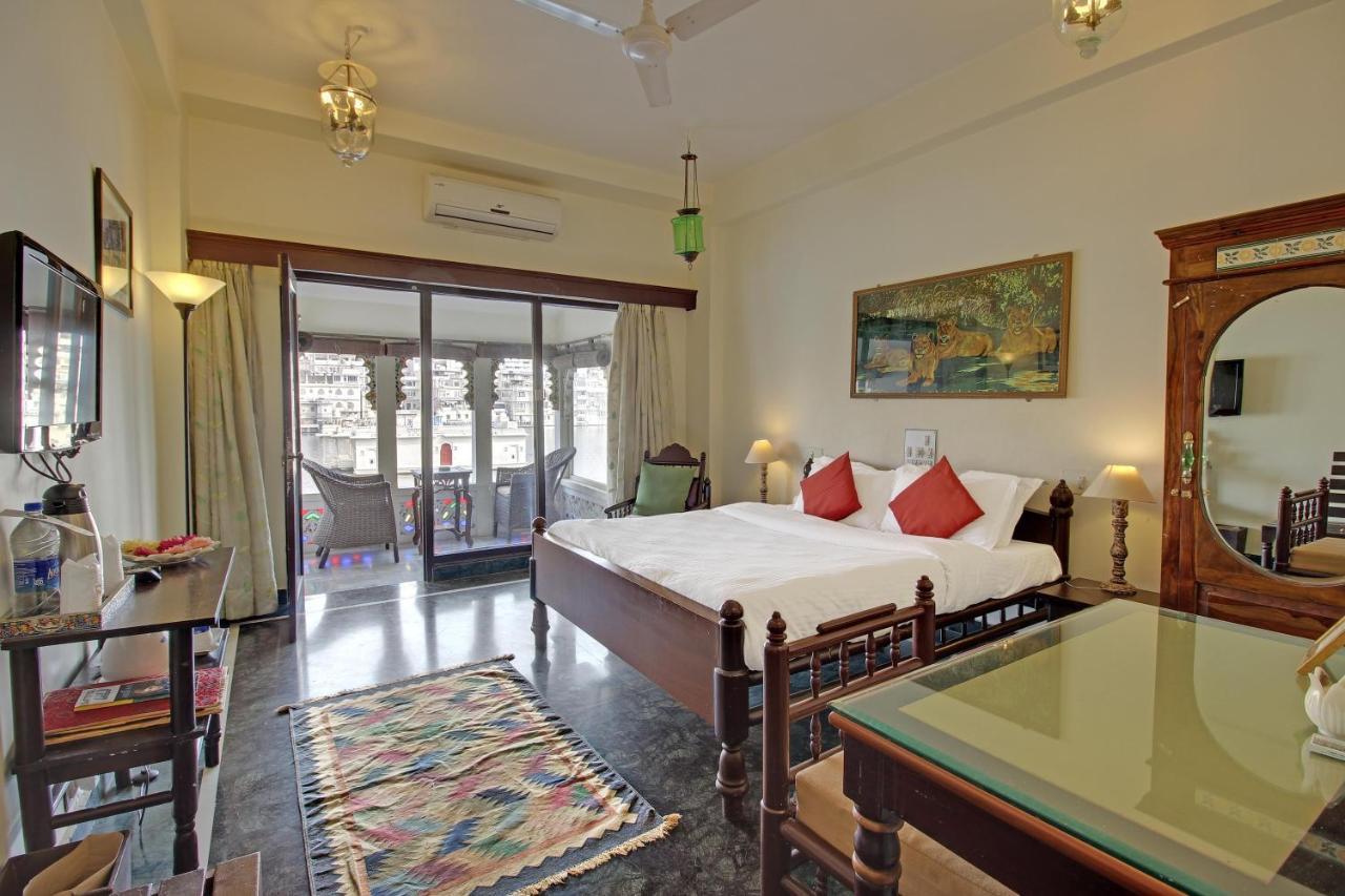 Lake Pichola Hotel Udaipur Ngoại thất bức ảnh