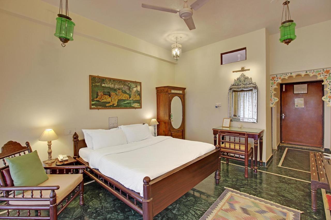 Lake Pichola Hotel Udaipur Ngoại thất bức ảnh