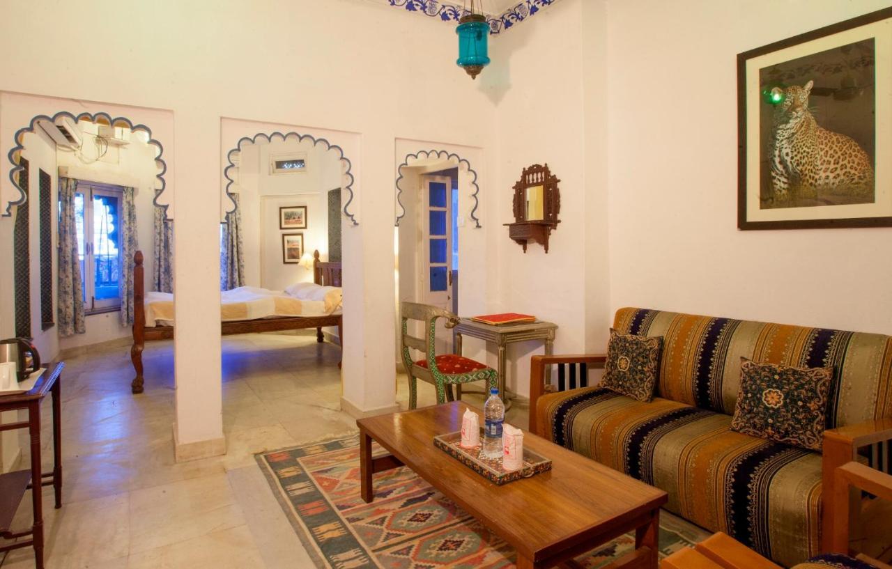 Lake Pichola Hotel Udaipur Ngoại thất bức ảnh